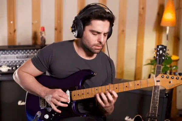 Beginner Guitarist? Don’t Miss These 4 ‘Life Changers’